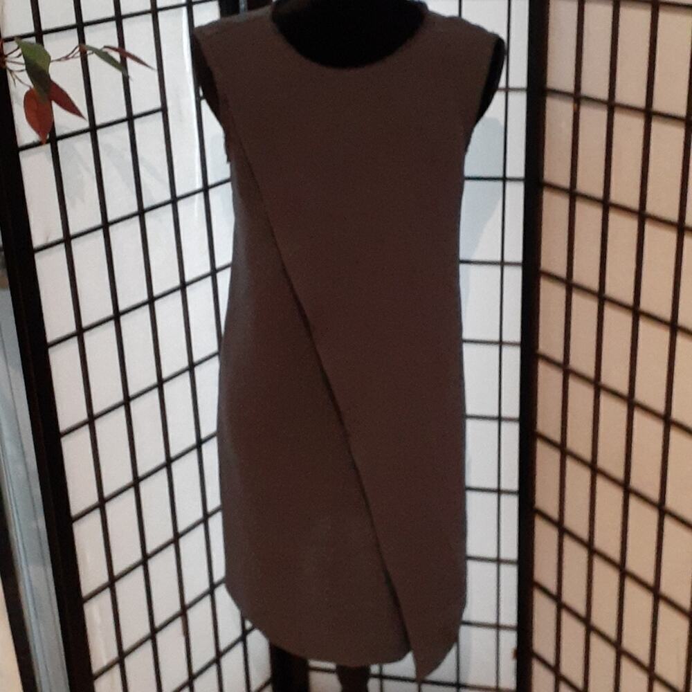 VINCE size 4 layer slim dress, gray, like new!